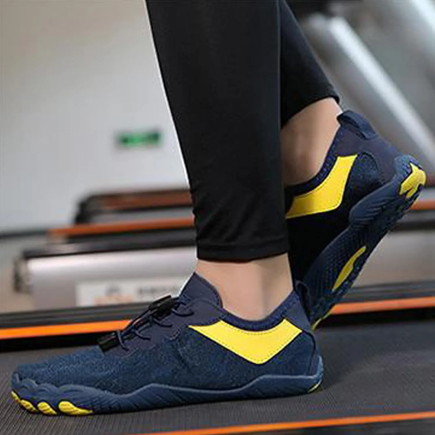 Athletic Fashion Sneakers for Men Lightweight Breathable Slip On Running Shoe Men's Breathable Barefoot Shoes