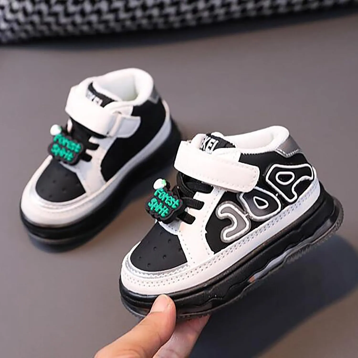 Cathalem Sneakers for Girls Boys, Baby Toddler LED Light Sneakers Walking Shoes 1-6 Years Old Kids Mesh Sport Running Shoes