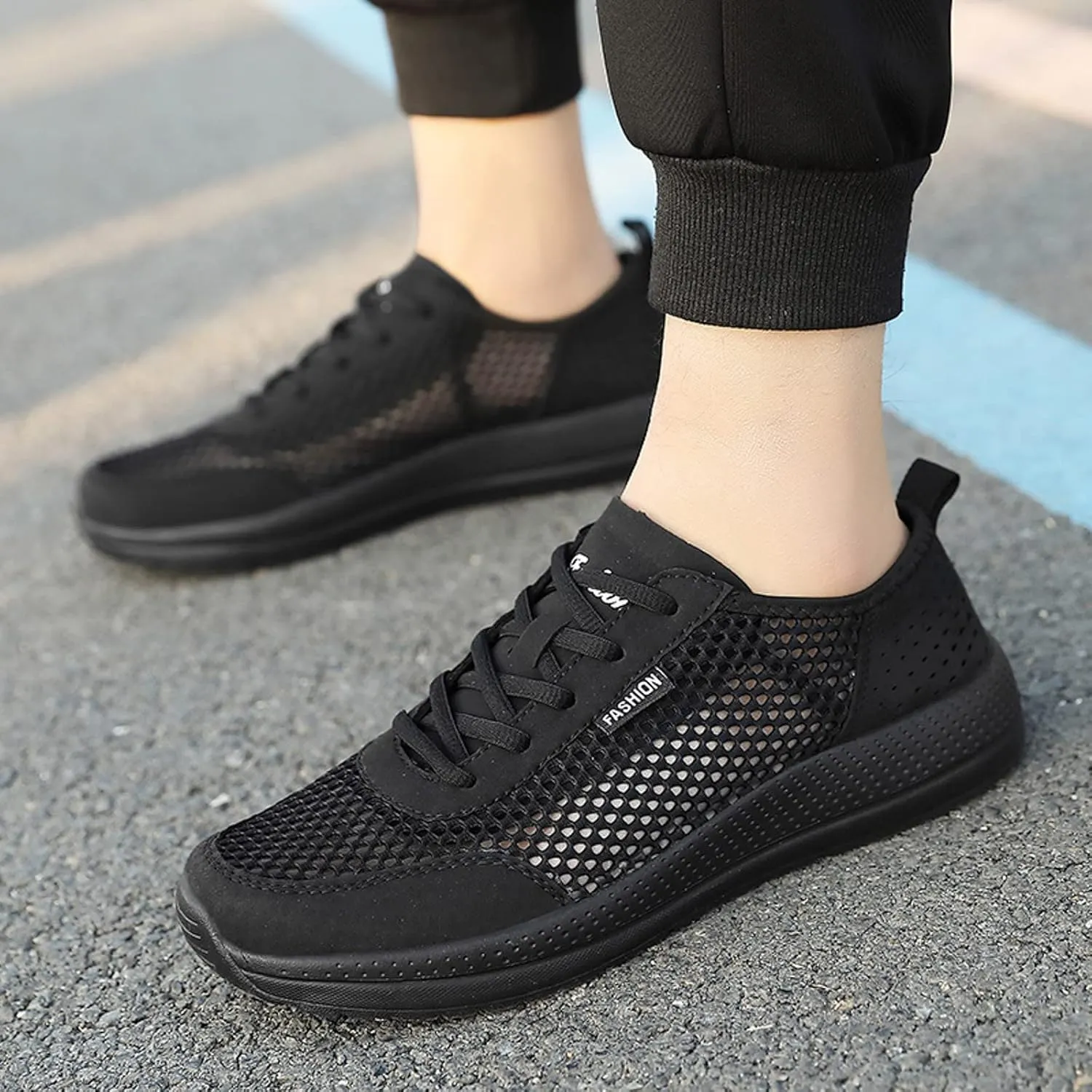 Fashion Sneaker Lace-Up Men Sports Shoes Fashionable Summer New Pattern Hollow Mesh Breathable Comfortable and Simple