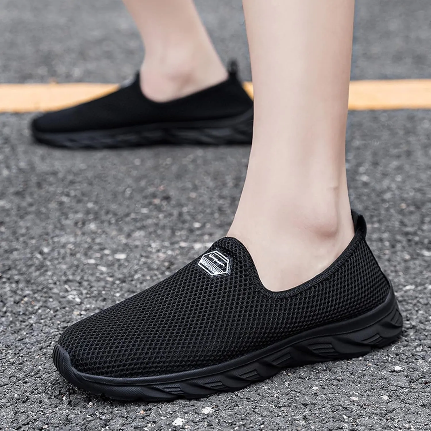 Lightweight Diabetic Shoes for Men Breathable and Light Outdoor Comfy Walking Shoe Elastic Fly Woven Mesh Shoes