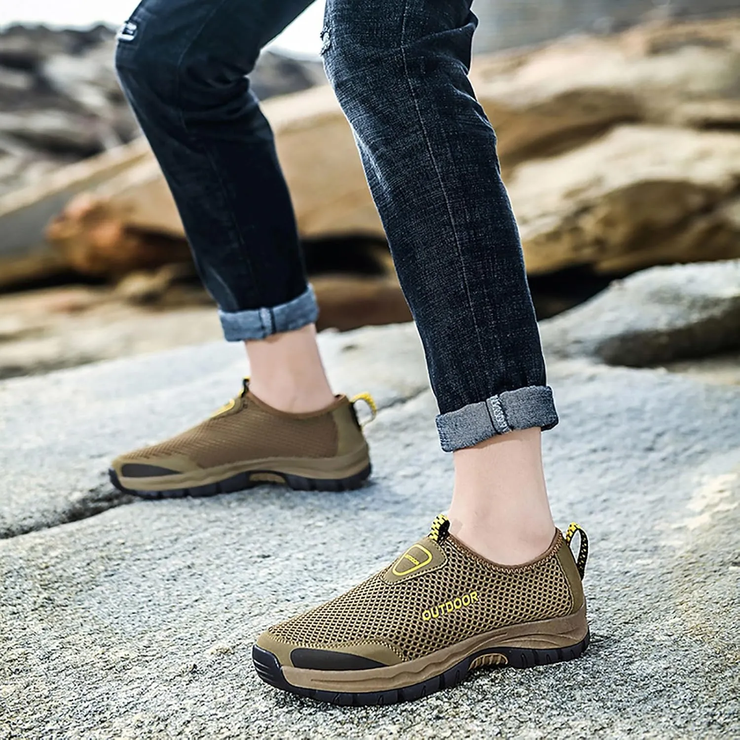 Men Shoes Comfortable Soft Sole Breathable Casual Shoes Summer Mesh Hollow Breathable Mens Casual Sneaker