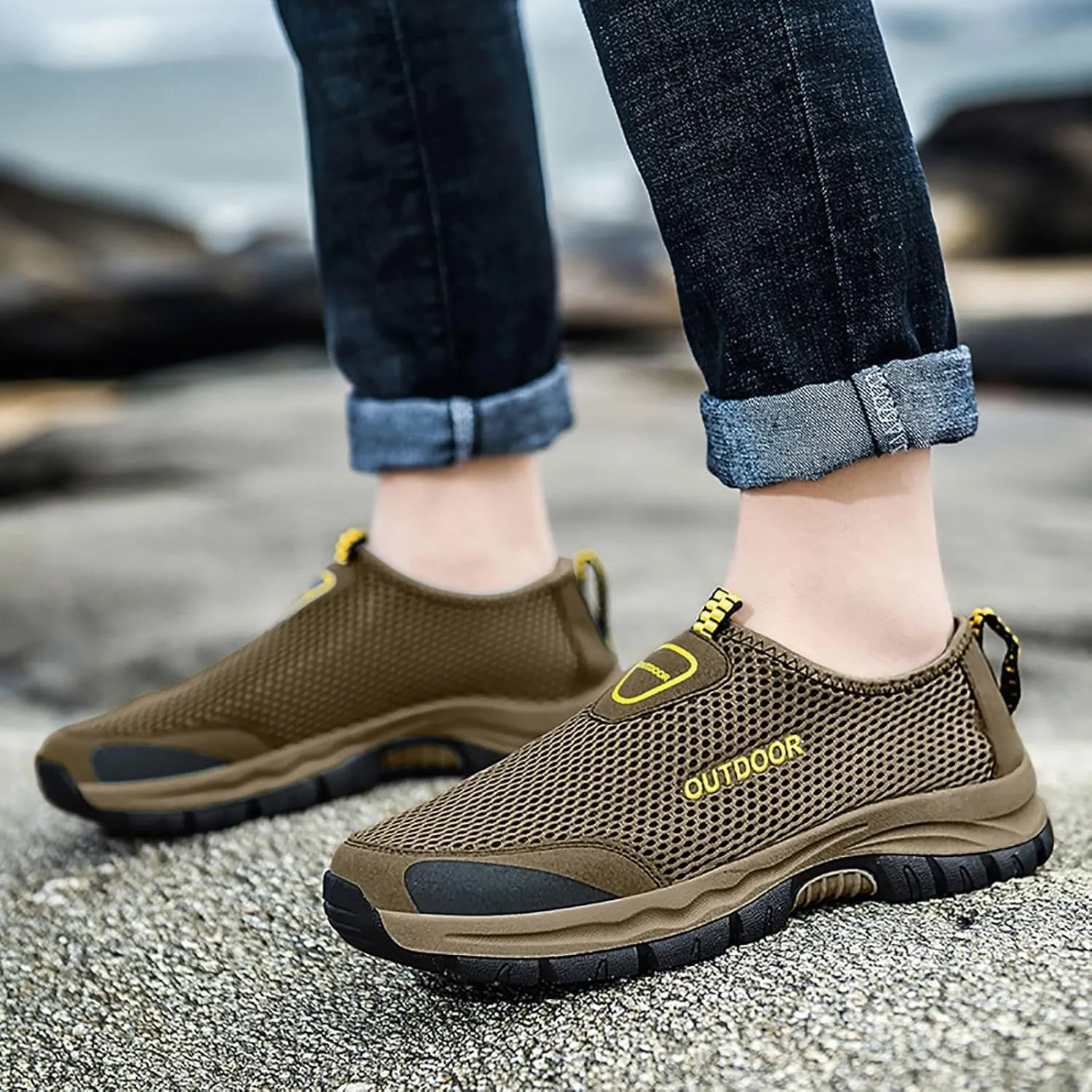 Men Shoes Comfortable Soft Sole Breathable Casual Shoes Summer Mesh Hollow Breathable Mens Casual Sneaker