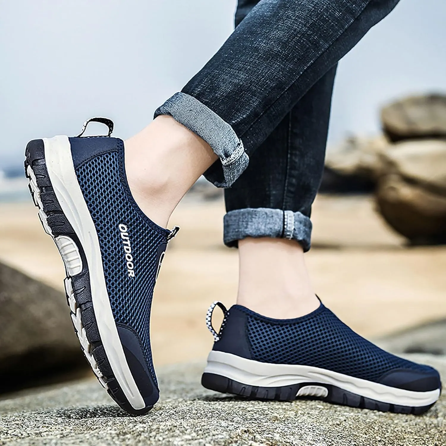 Men Shoes Comfortable Soft Sole Breathable Casual Shoes Summer Mesh Hollow Breathable Mens Casual Sneaker