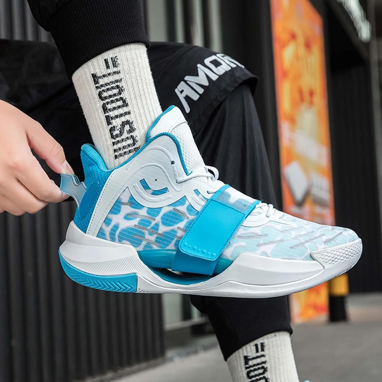 Men Women Fashion Basketball Shoes High Top Sneakers Outdoor Training Running Tennis Shoes Lightweight Comfortable Casual Sports Walking Shoes