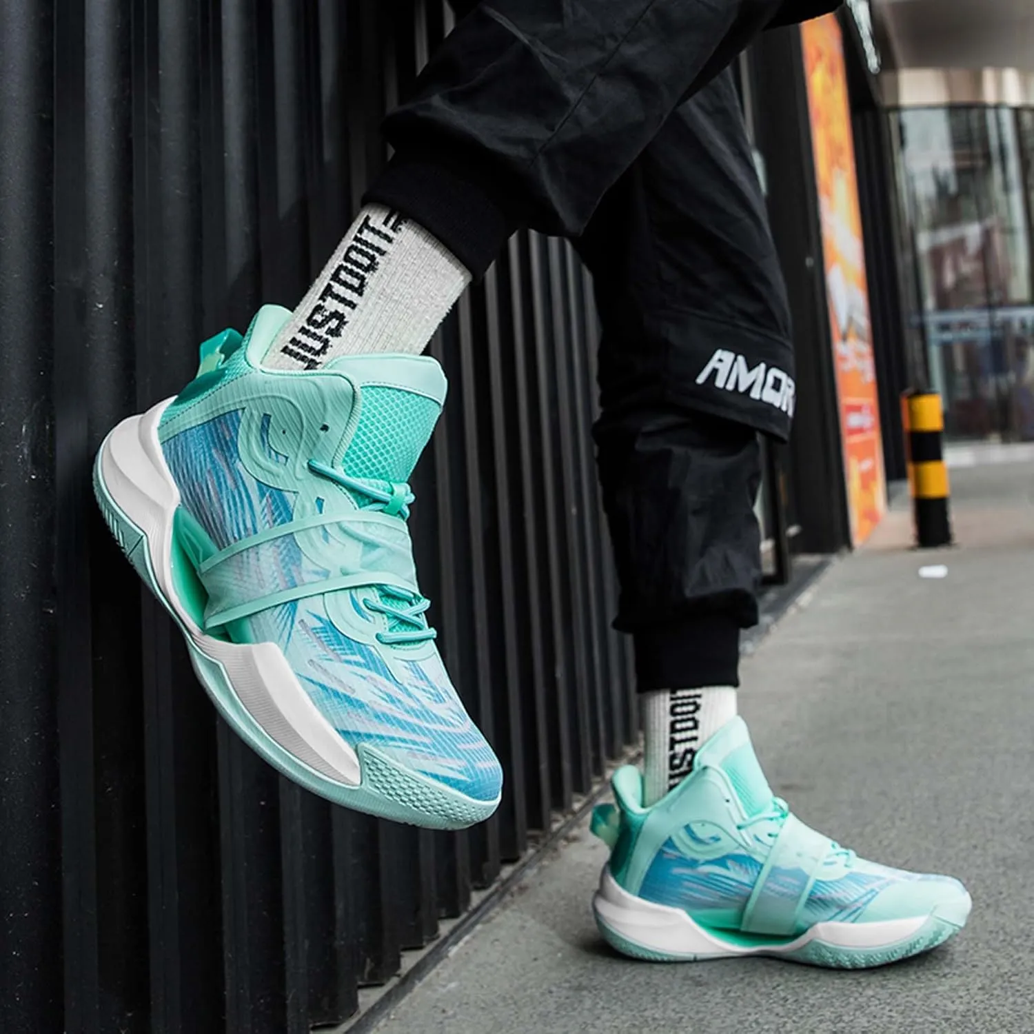 Men Women Fashion Basketball Shoes High Top Sneakers Outdoor Training Running Tennis Shoes Lightweight Comfortable Casual Sports Walking Shoes