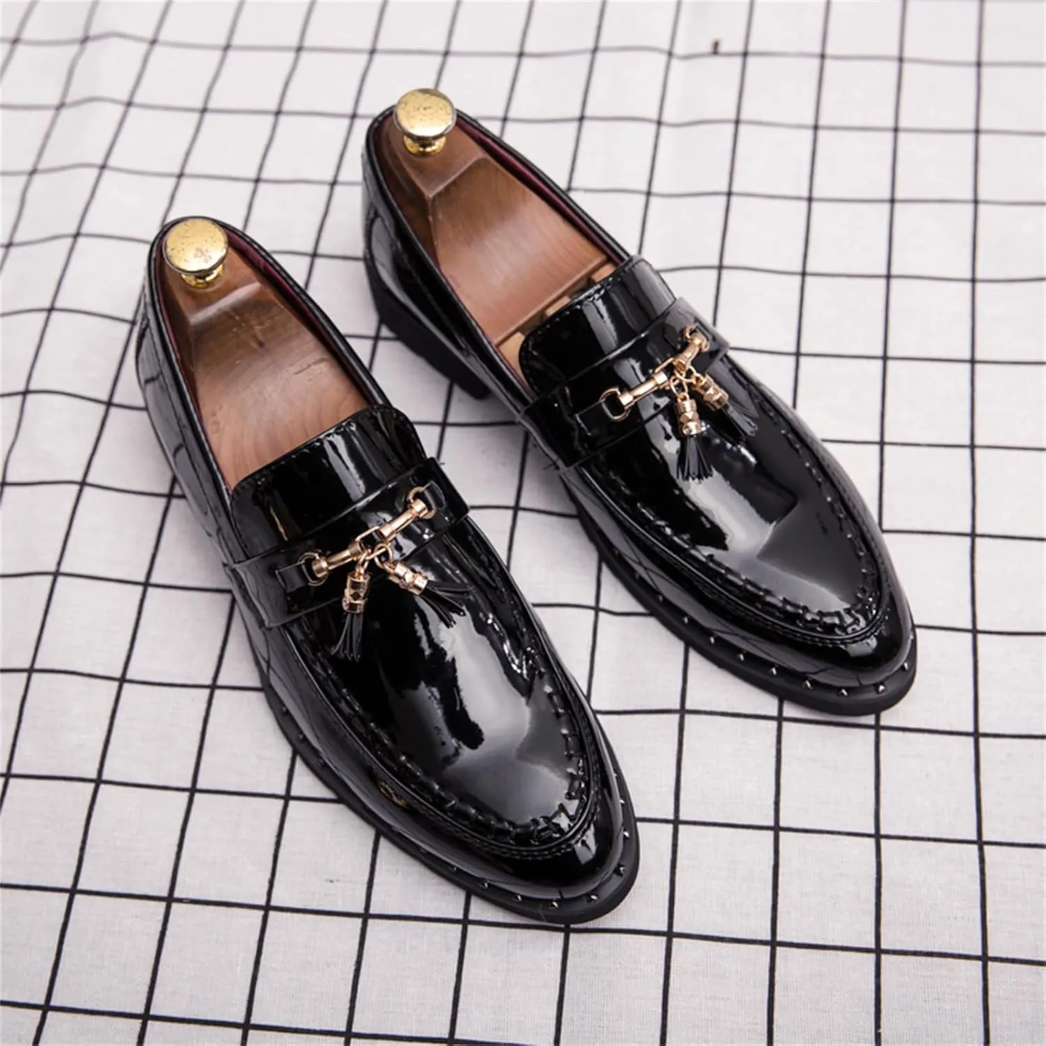 Men's Black Patent Leather Slip-On Tassel Loafers Business Dress Causal Party Wedding Shoes Prom Glitter Gold Buckle Shoes