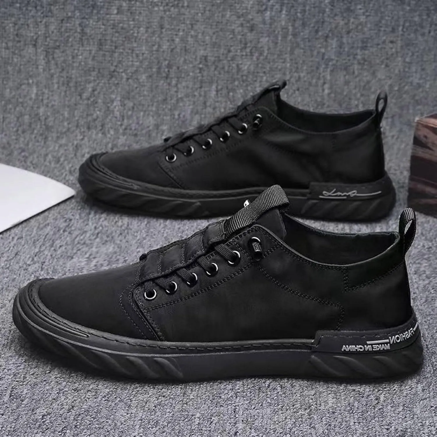 Men's Breathable Stretch Workout Shoes Lace Up Lightweight Breathable Fashion Sneaker Non Slip Barefoot Sneaker
