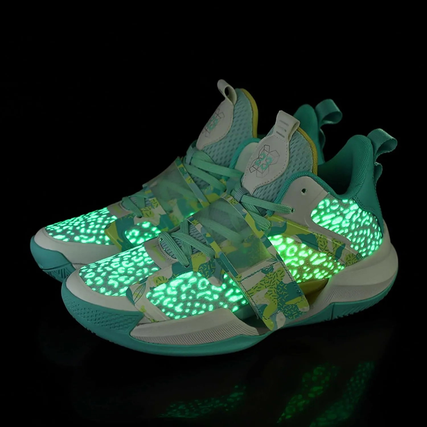 Men's High Top Basketball Shoes Fashion Graffiti Sneakers Non-Slip Breathable Women's Running Tennis Shoes Outdoor Casual Walking Shoes