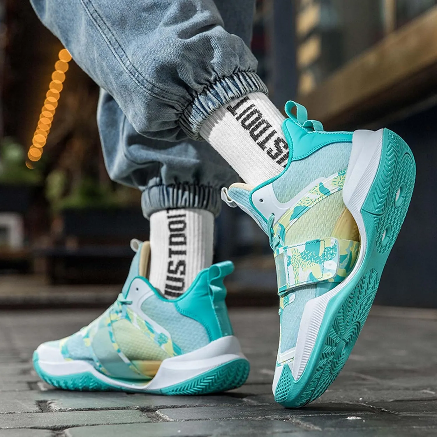 Men's High Top Basketball Shoes Fashion Graffiti Sneakers Non-Slip Breathable Women's Running Tennis Shoes Outdoor Casual Walking Shoes
