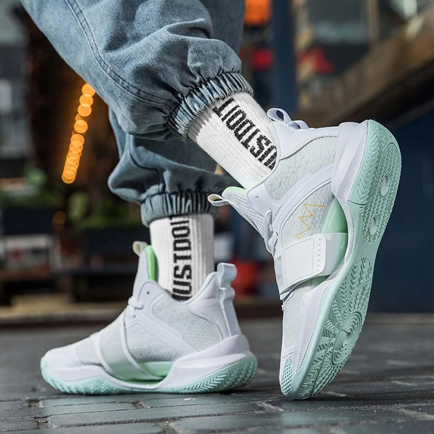 Men's High Top Basketball Shoes Fashion Graffiti Sneakers Non-Slip Breathable Women's Running Tennis Shoes Outdoor Casual Walking Shoes