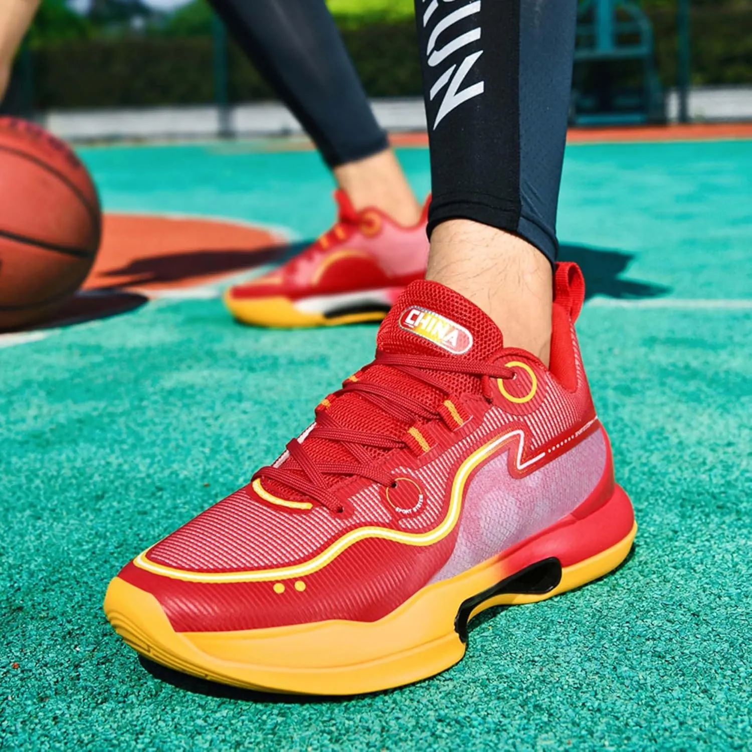 Men's High Top Basketball Shoes Teenagers High Top Running Sneakers Breathable Anti-Slip Outdoor Training Shoes Women's Lightweight Rebound Fitness Basketball Tennis Sneakers