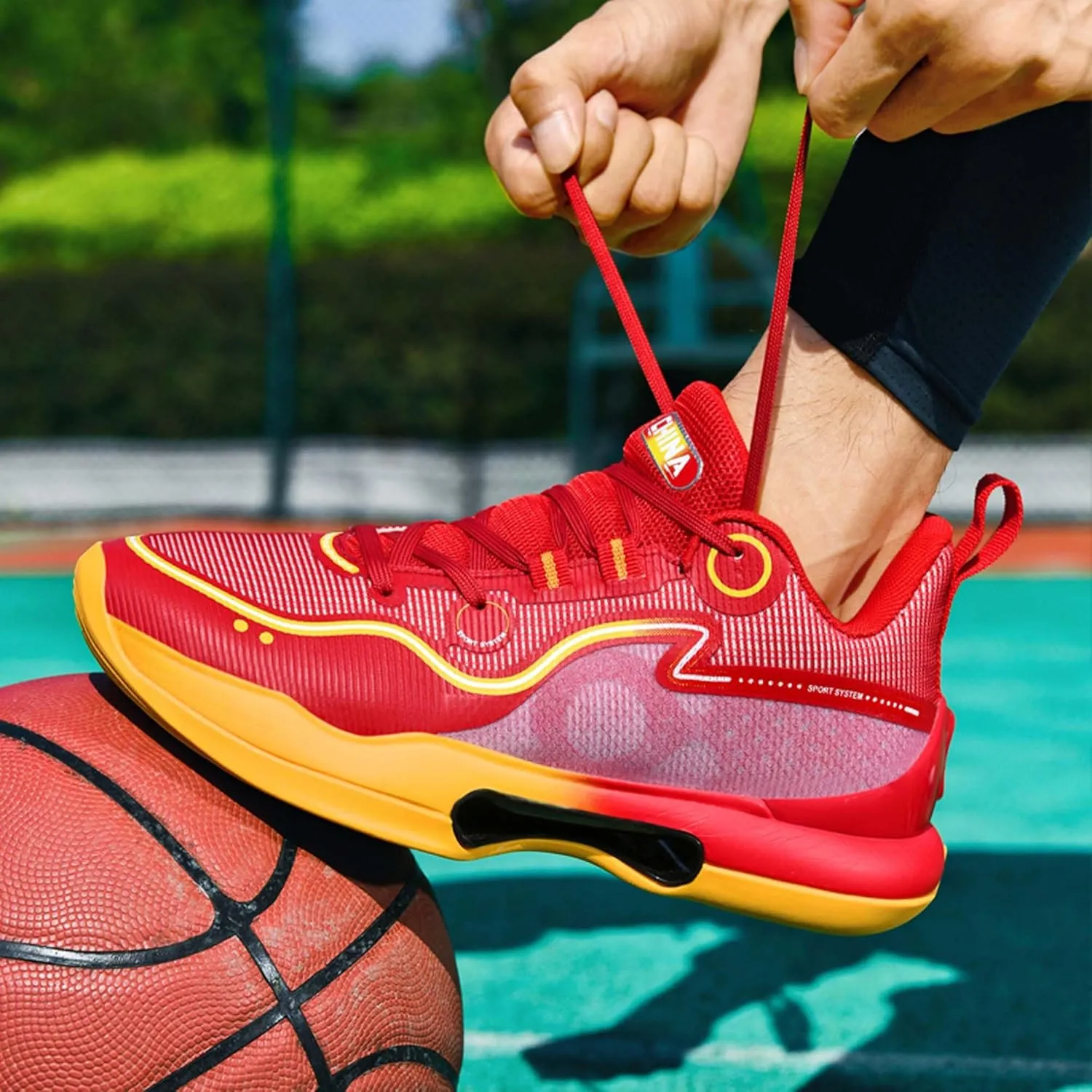 Men's High Top Basketball Shoes Teenagers High Top Running Sneakers Breathable Anti-Slip Outdoor Training Shoes Women's Lightweight Rebound Fitness Basketball Tennis Sneakers