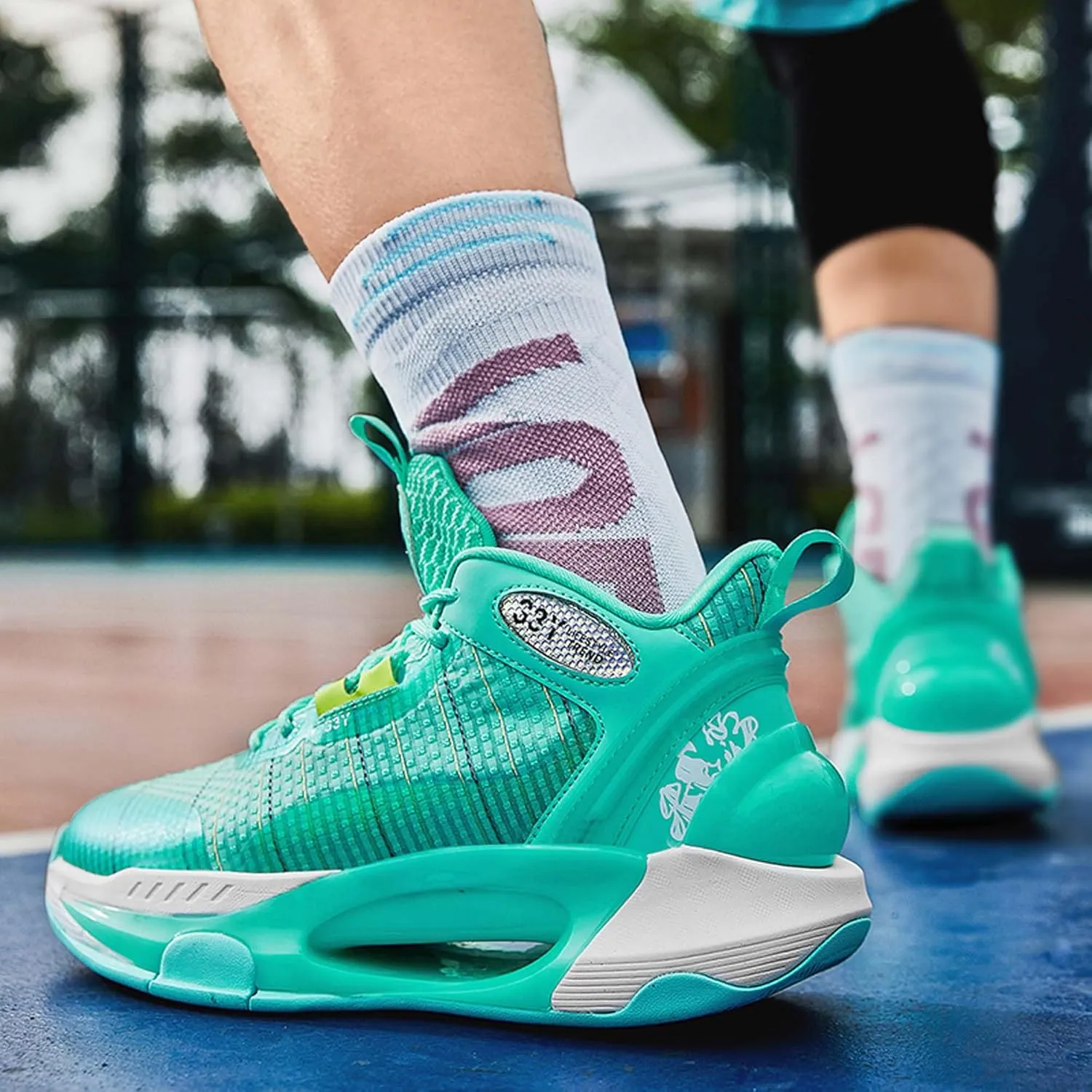 Men's High Top Basketball Shoes Teenagers Professional Non-Slip Training Running Shoes Women's Outdoor Fashion Sneakers Breathable Outdoor Casual Walking Sneakers