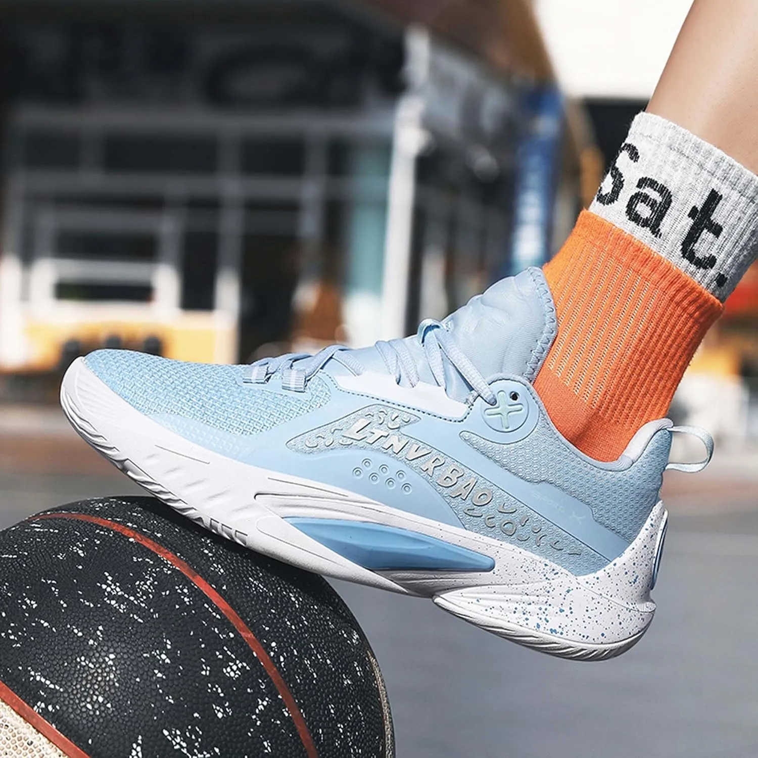 Men's Lace-up Basketball Shoes Anti-Slip Breathable Running Shoes Women's High Top Basketball Shoes Youth Outdoor Sports Basketball Shoes Fashion Sneakers