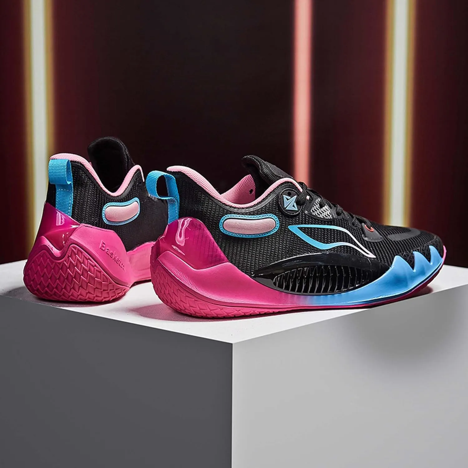 Men's Lace-up Basketball Shoes Anti-Slip Breathable Running Shoes Women's High Top Basketball Shoes Youth Outdoor Sports Basketball Shoes Fashion Sneakers