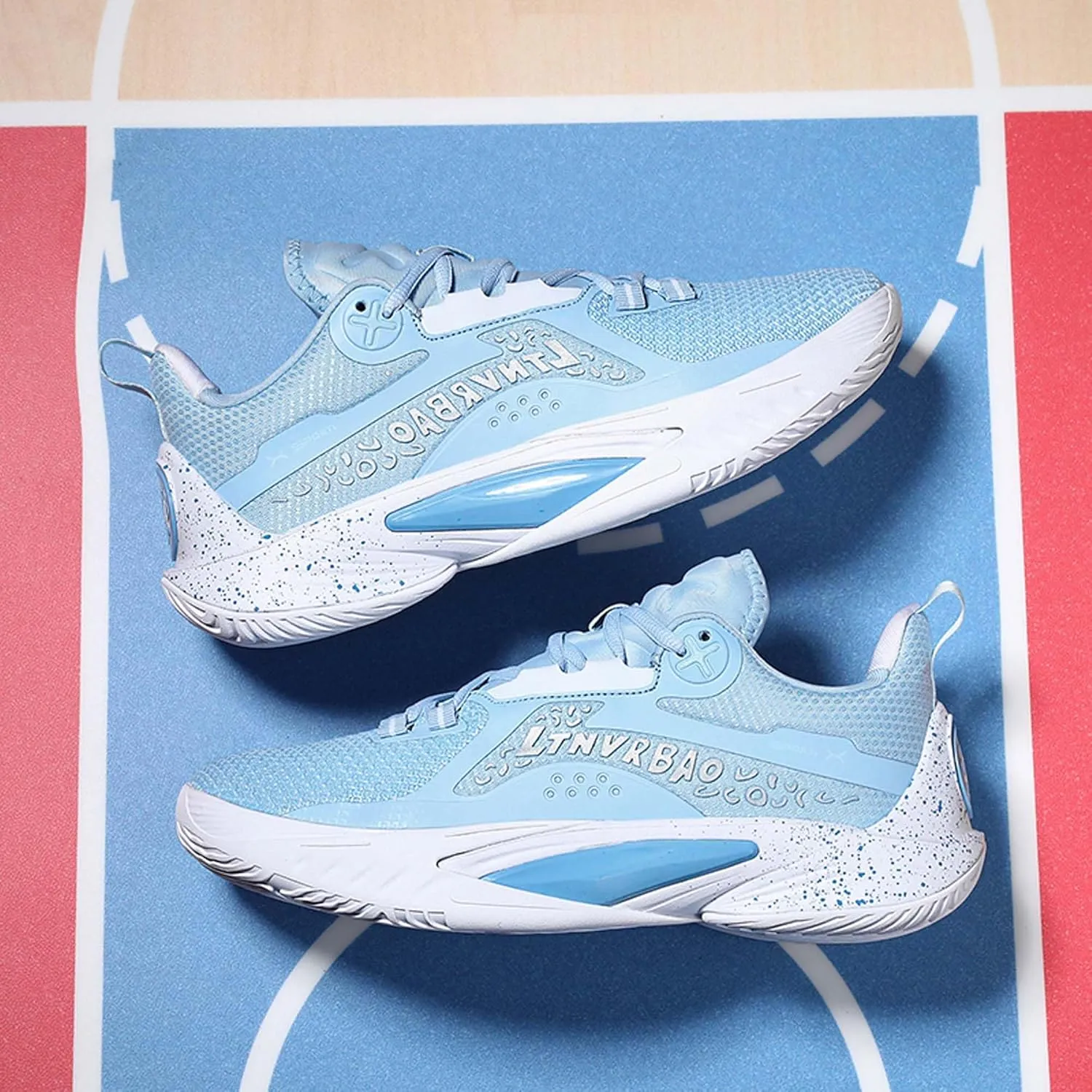 Men's Lace-up Basketball Shoes Anti-Slip Breathable Running Shoes Women's High Top Basketball Shoes Youth Outdoor Sports Basketball Shoes Fashion Sneakers