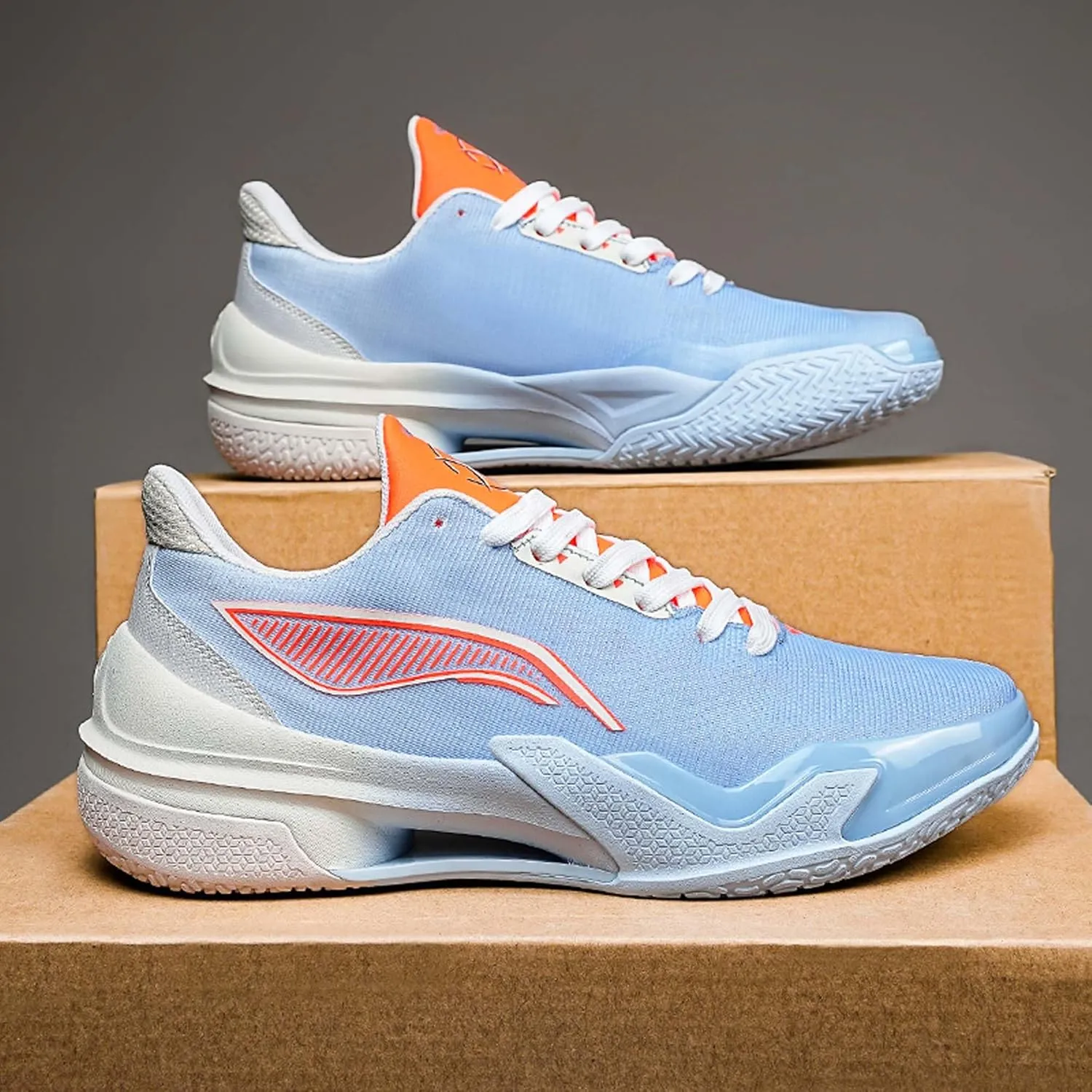 Men's Lace-up Basketball Shoes Anti-Slip Breathable Running Shoes Women's High Top Basketball Shoes Youth Outdoor Sports Basketball Shoes Fashion Sneakers