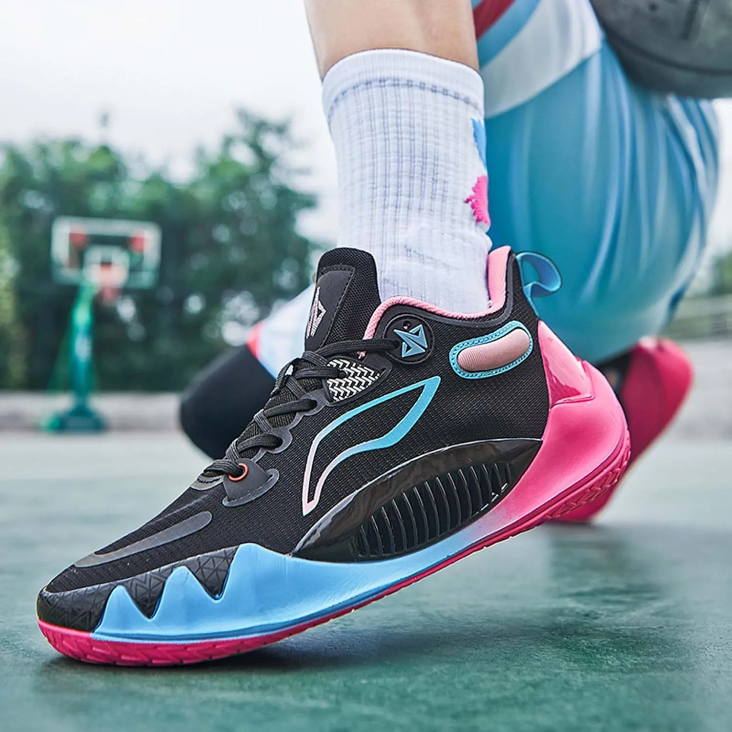 Men's Lace-up Basketball Shoes Anti-Slip Breathable Running Shoes Women's High Top Basketball Shoes Youth Outdoor Sports Basketball Shoes Fashion Sneakers