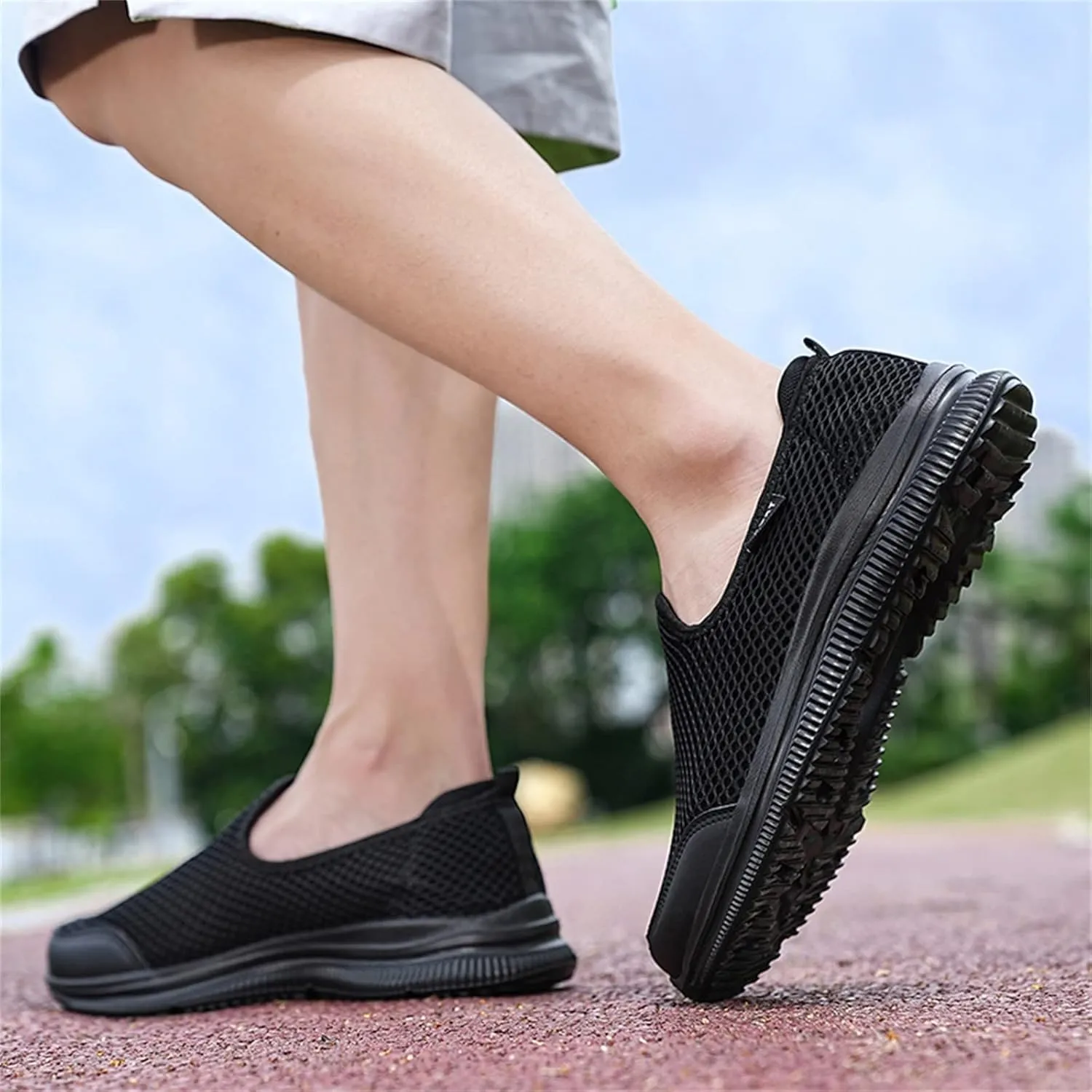 Men's Non Slip Running Shoes Ultra Light Breathable Casual Walking Shoes Fashion Sneakers Mesh Workout Sports Shoes