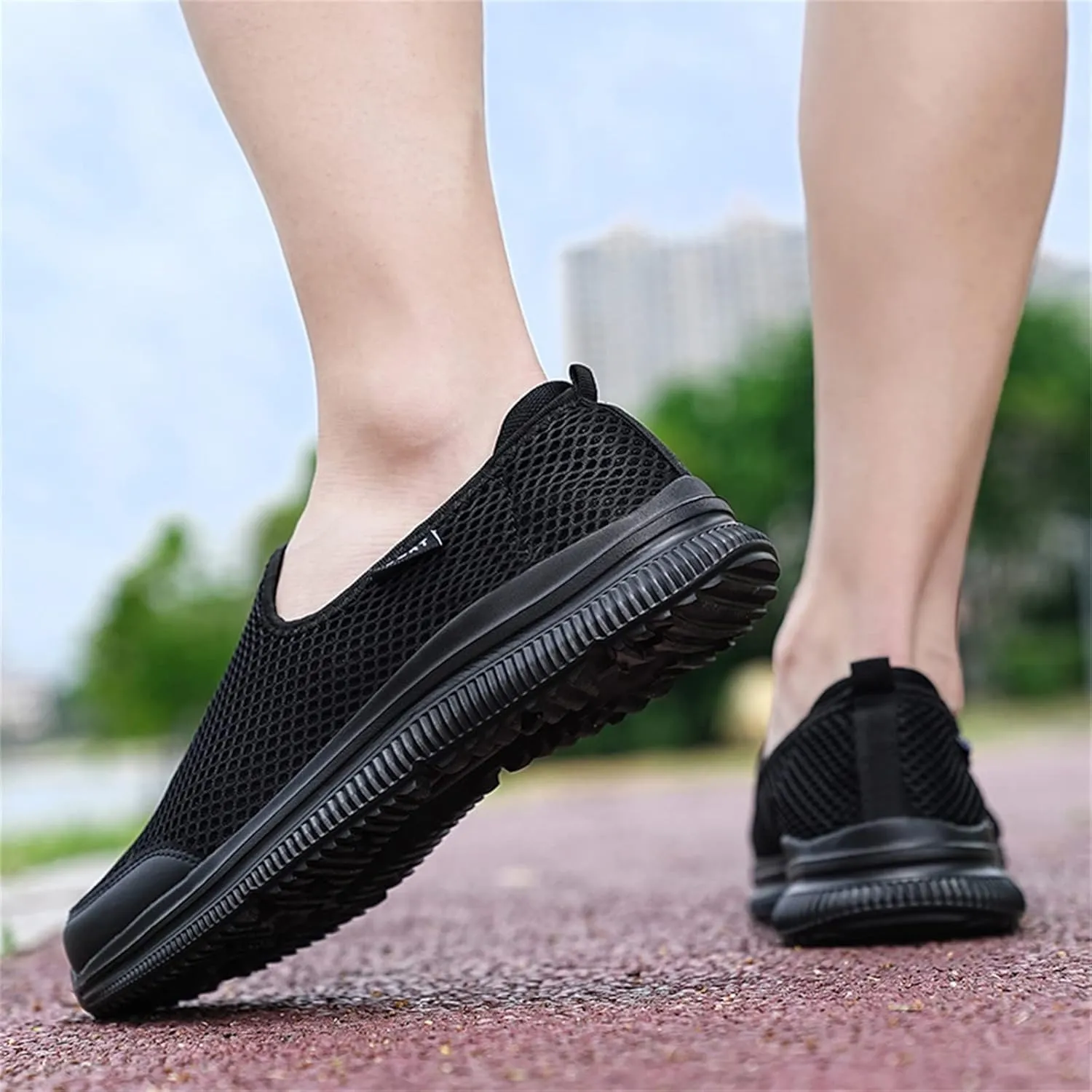 Men's Non Slip Running Shoes Ultra Light Breathable Casual Walking Shoes Fashion Sneakers Mesh Workout Sports Shoes