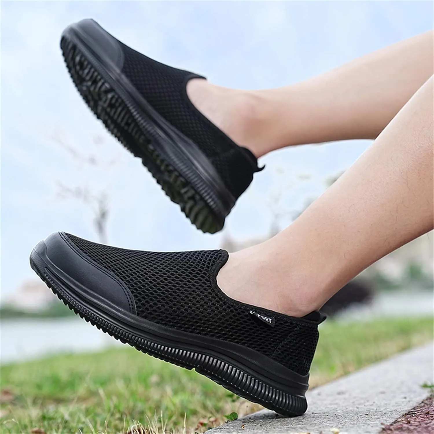 Men's Non Slip Running Shoes Ultra Light Breathable Casual Walking Shoes Fashion Sneakers Mesh Workout Sports Shoes