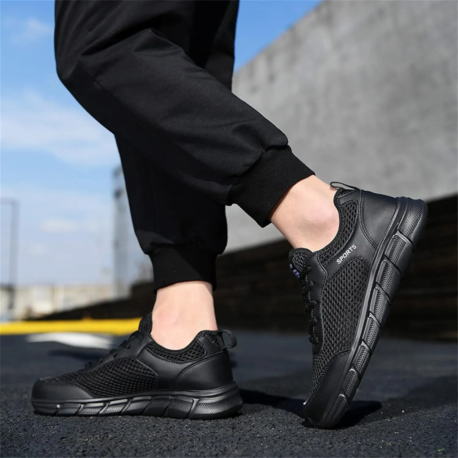 Men's Non Slip Tennis Sneakers Lightweight Breathable Walking Shoe Gym Tennis Athletic Fashion Sneakers for Men