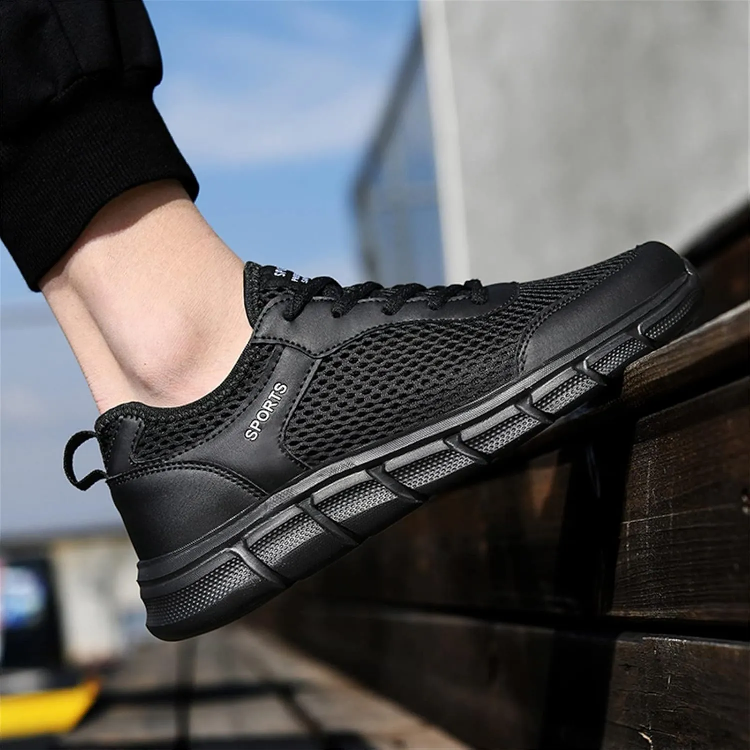 Men's Non Slip Tennis Sneakers Lightweight Breathable Walking Shoe Gym Tennis Athletic Fashion Sneakers for Men