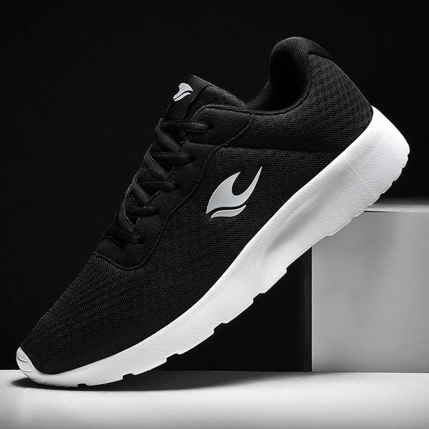 Men's Walking Shoes Couple Flying Woven Mesh Shoes Lace-Up Casual Sneakers Comfortable Student Sports Running Shoes