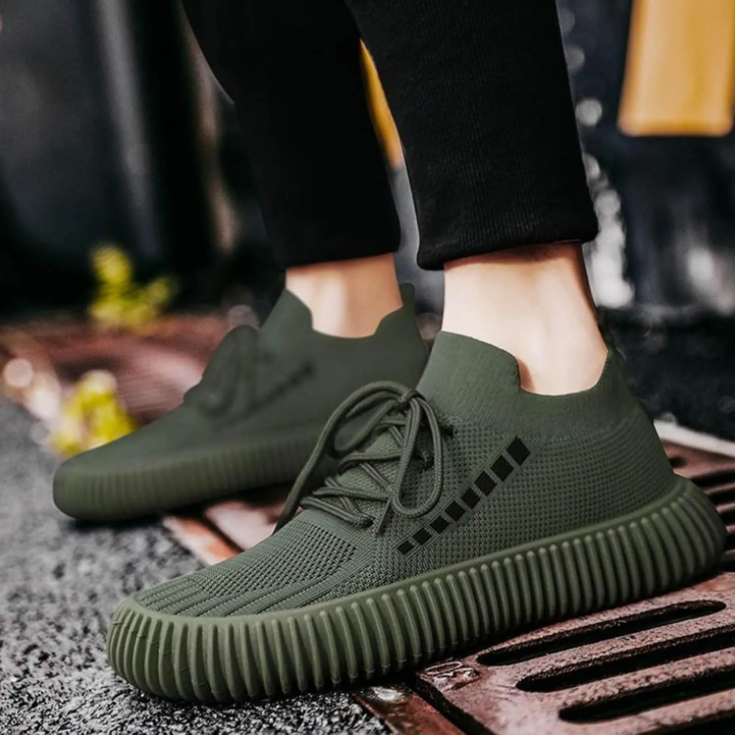 Outdoor Jogging Sneakers for Men Lightweight Breathable Slip On Running Shoe Men's Sport Breathable Mesh Shoes