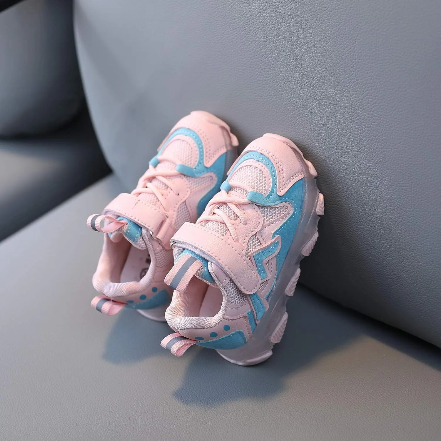 Sneakers for Girls Light Up Running Shoes with Hook and Loop Lightweight Breathable Anti-Slip LED Flashing Sneakers for Kids