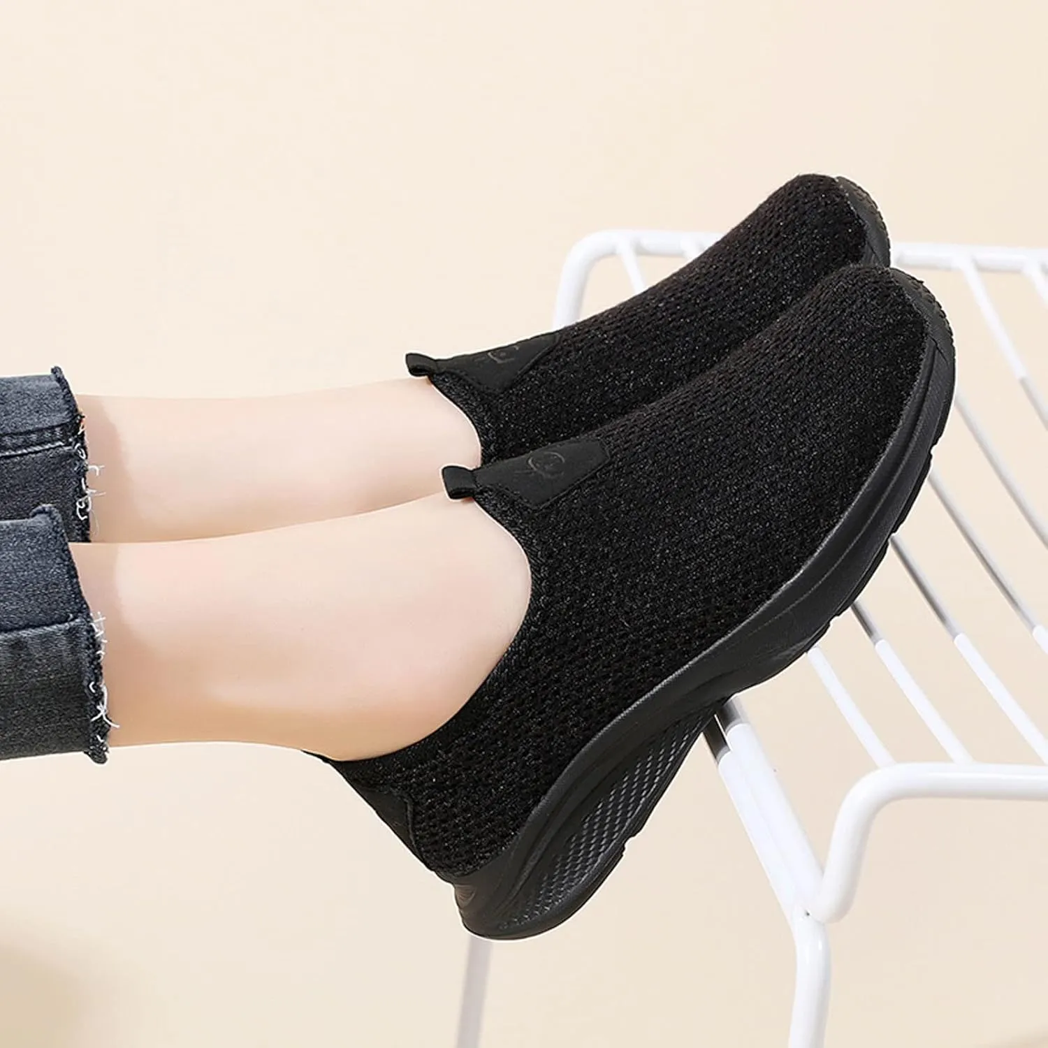 Women Lightweight Slip On Shoes Casual Comfortable Walking Sneakers Canvas Flats Non Slip Breathable Loafers