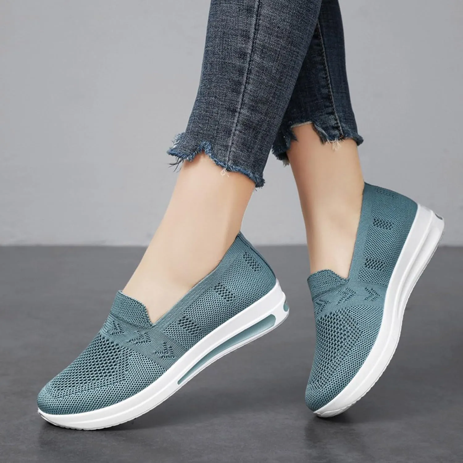Women's Cushion Sneakers Breathable Lightweight Mesh Hiking Shoes Low Top Slip On Tennis Shoes for Women