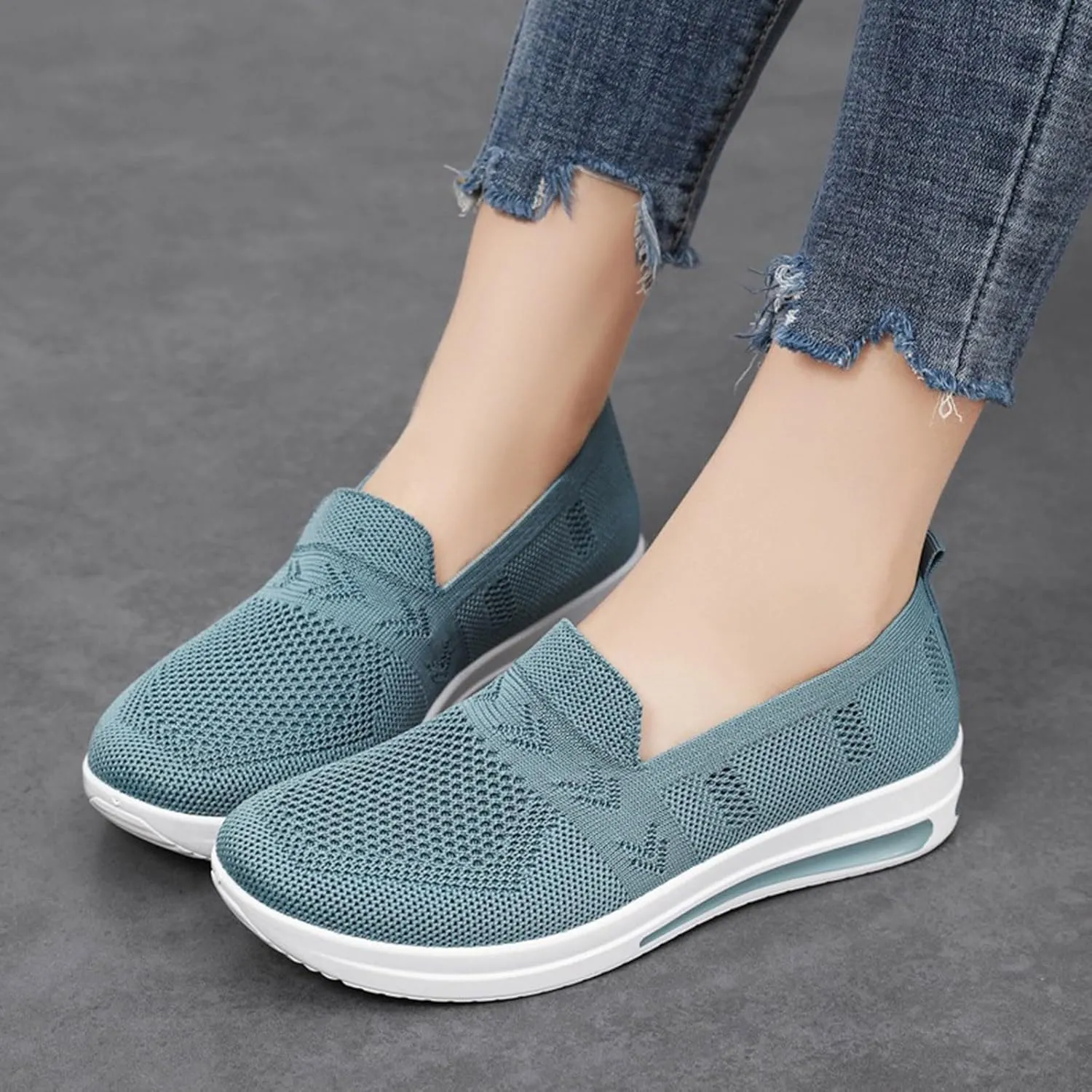 Women's Cushion Sneakers Breathable Lightweight Mesh Hiking Shoes Low Top Slip On Tennis Shoes for Women
