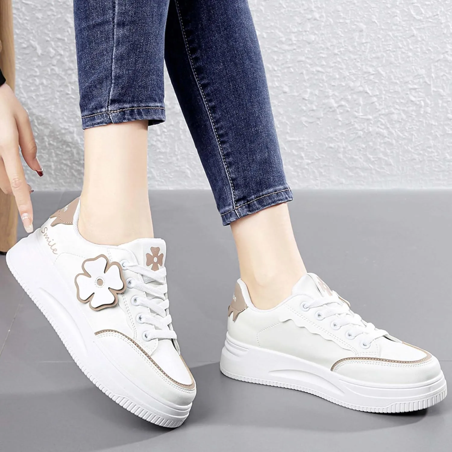 Women's Fashion Flower Flat Sports Skateboarding Shoes Anti Slip Shock Absorbing Tennis Shoes Ultra Light Breathable Casual Walking Shoes
