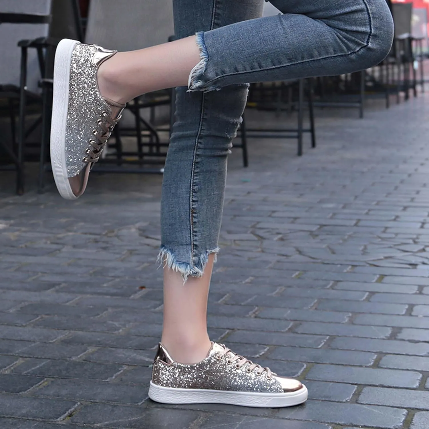 Women's Fashionable Colorful Sports Skateboard Shoes Anti Slip Shock-Absorbing Tennis Shoes Ultra Light Breathable Casual Walking Shoes