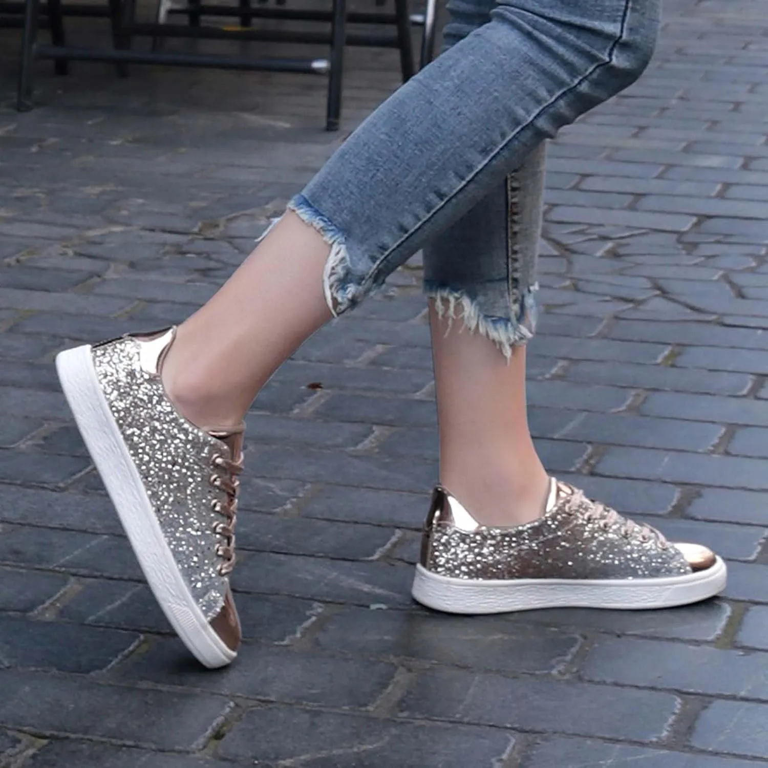 Women's Fashionable Colorful Sports Skateboard Shoes Anti Slip Shock-Absorbing Tennis Shoes Ultra Light Breathable Casual Walking Shoes